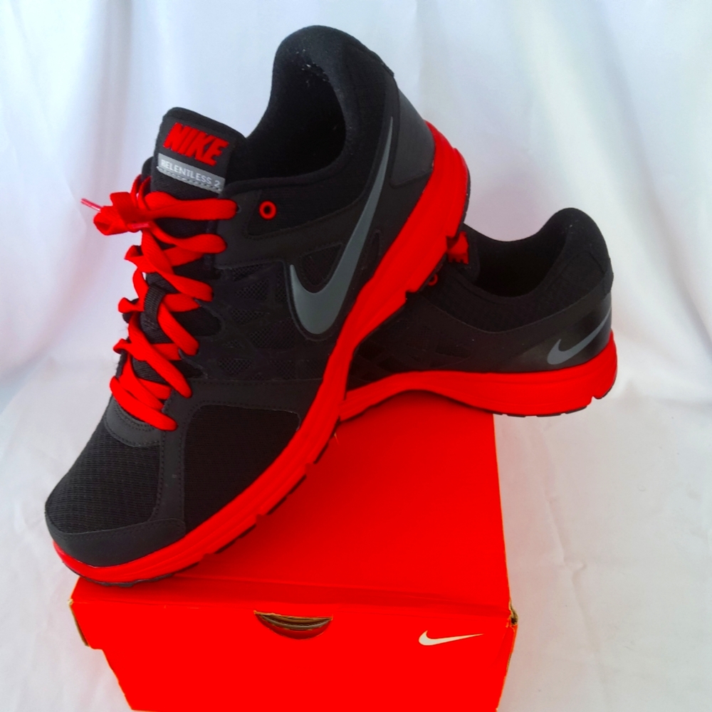 Man's athletic shoe
